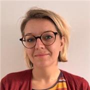 Passionnée d'histoire, de français et FLE, formée par l’Alliance Française, je propose des cours bienveillants en ligne